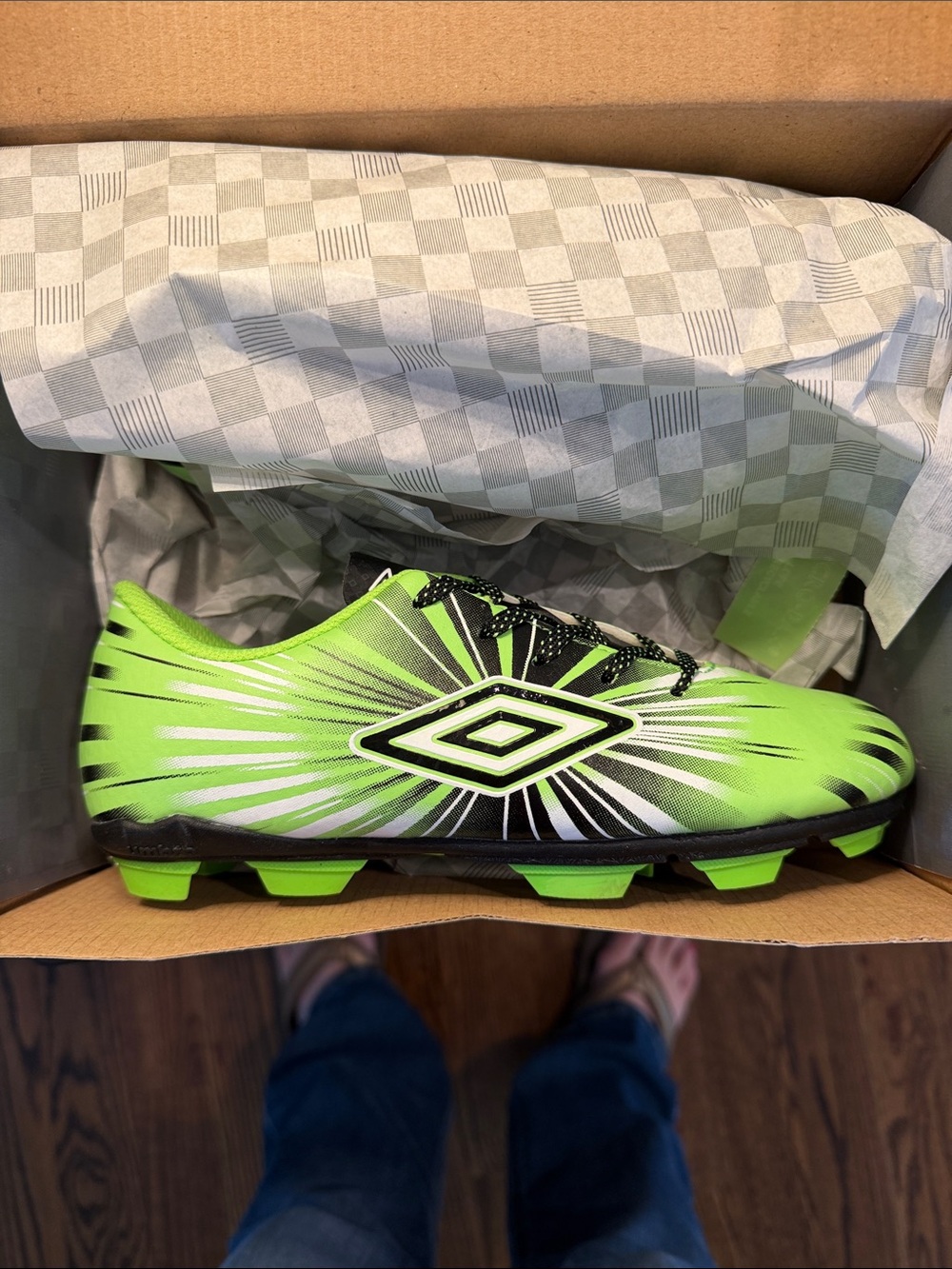 Umbro Bright Green and Black Youth Soccer Cleat
